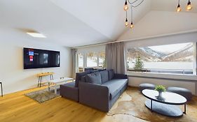 Mountain Majesty Apartment With Stunning Views
